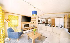 Discover, Enjoy Ultra-Fast Starlink Wifi Lodge